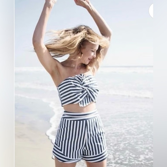 Wayf Navy and White Striped High Waist Shorts 2 Piece Set Size Small - Picture 1 of 11